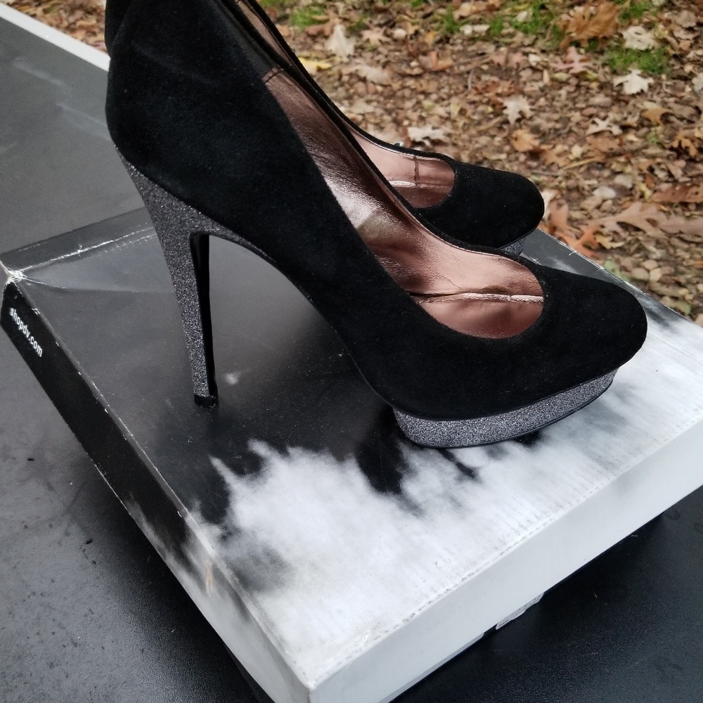 DV Bessie Black Suede Heels